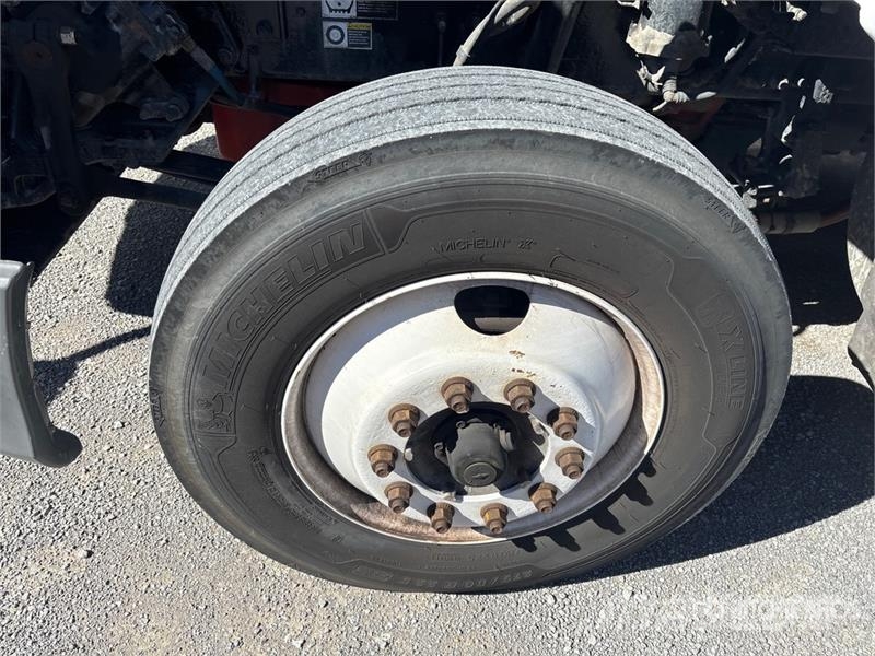 Peterbilt 579 4x2 S/A Day Cab Truck Tractor Sattelzugmaschinen