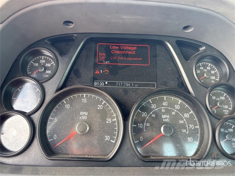 Peterbilt 579 4x2 S/A Day Cab Truck Tractor Autotractoare