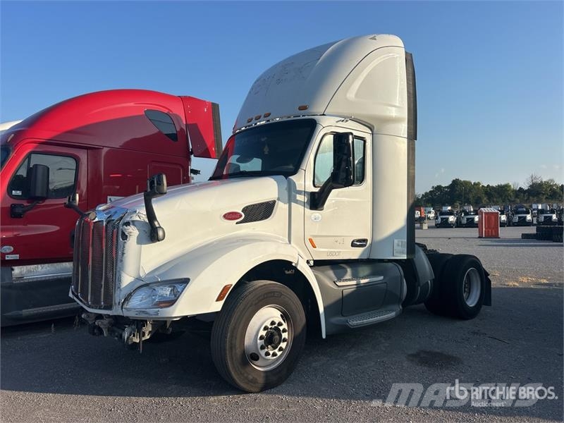 Peterbilt 579 4x2 S/A Day Cab Truck Tractor (Inoperable) Tractores (camiões)