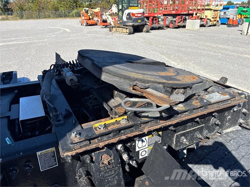 Peterbilt 579 4x2 S/A Day Cab Truck Tractor Sattelzugmaschinen