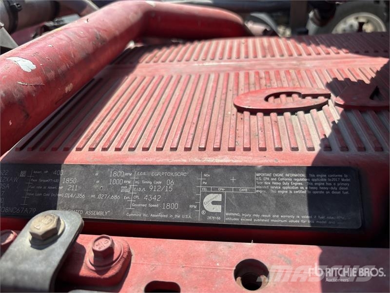 Peterbilt 579 4x2 S/A Day Cab Truck Tractor Autotractoare