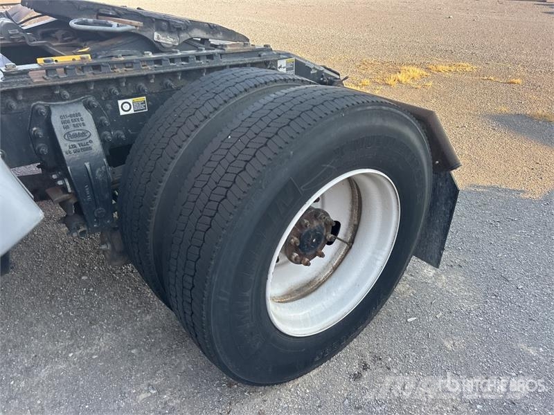 Peterbilt 579 4x2 S/A Day Cab Truck Tractor (Inoperable) Tractores (camiões)