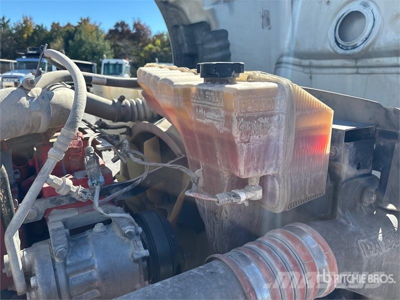 Peterbilt 579 4x2 S/A Day Cab Truck Tractor Sattelzugmaschinen