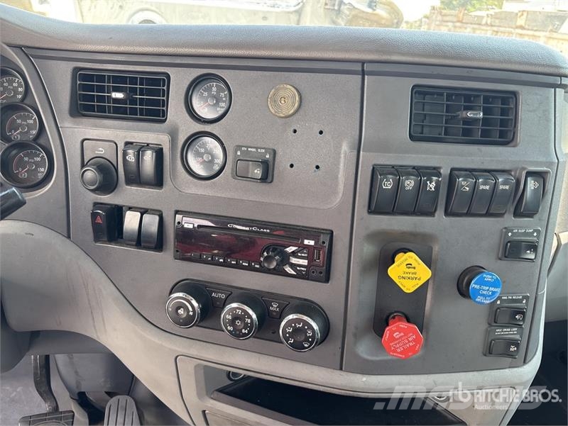 Peterbilt 579 4x2 S/A Day Cab Truck Tractor Autotractoare