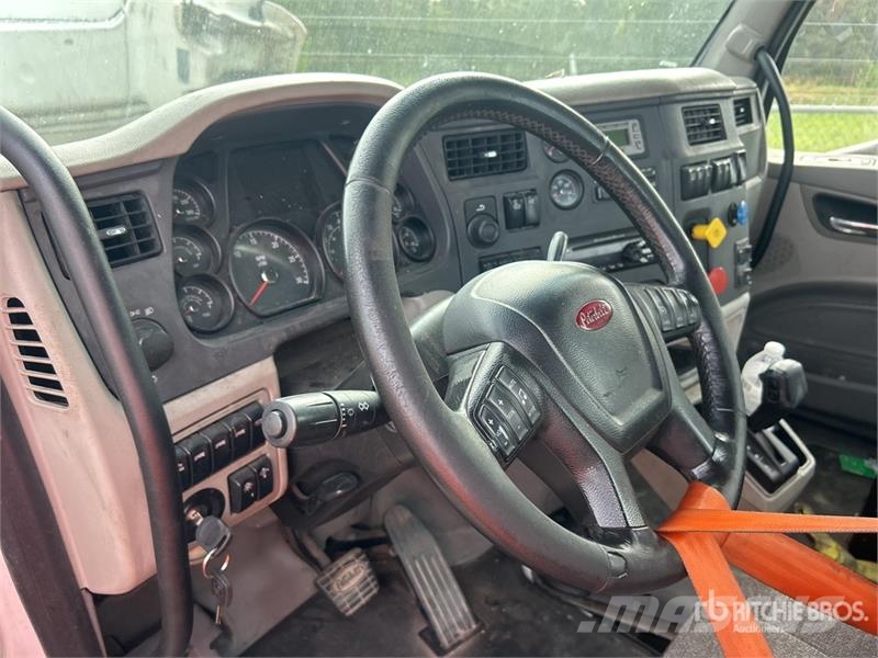 Peterbilt 579 4x2 S/A Day Cab Truck Tractor (Inoperable) Motrici e Trattori Stradali