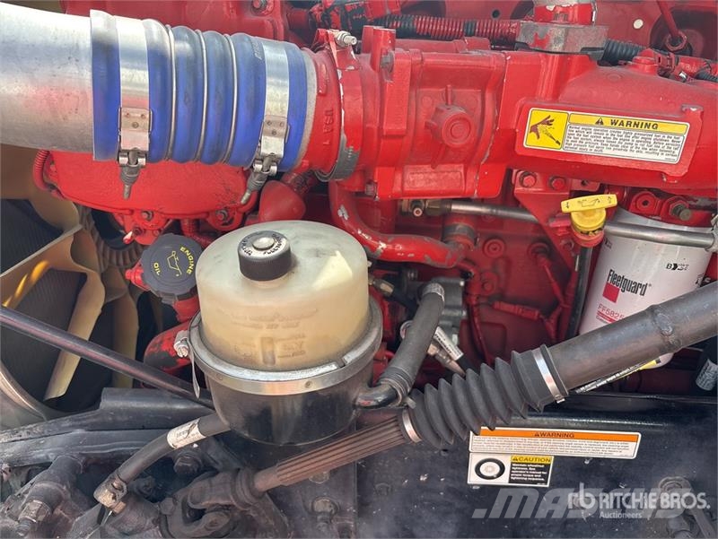 Peterbilt 579 4x2 S/A Day Cab Truck Tractor Autotractoare