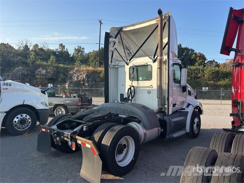 Peterbilt 579 4x2 S/A Day Cab Truck Tractor (Inoperable) Tractores (camiões)