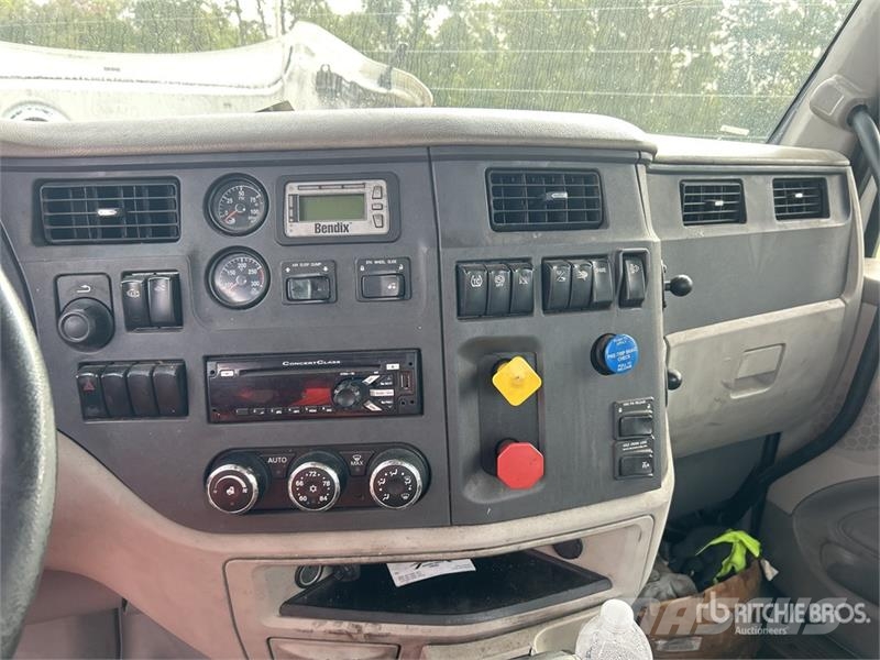 Peterbilt 579 4x2 S/A Day Cab Truck Tractor (Inoperable) Motrici e Trattori Stradali
