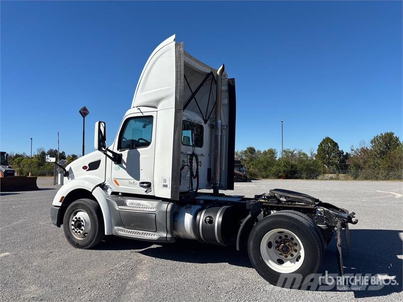 Peterbilt 579 4x2 S/A Day Cab Truck Tractor Sattelzugmaschinen