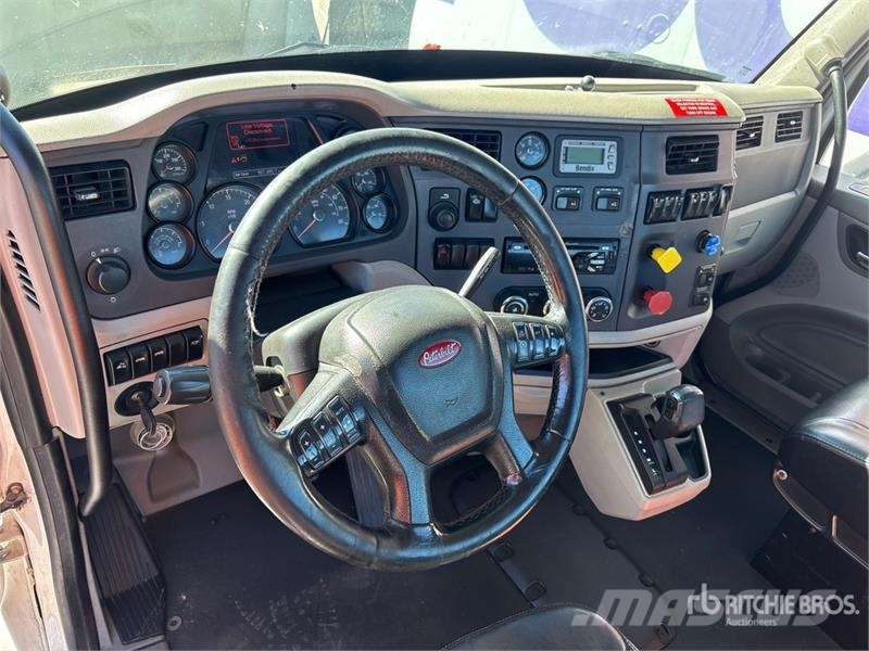 Peterbilt 579 4x2 S/A Day Cab Truck Tractor Sattelzugmaschinen