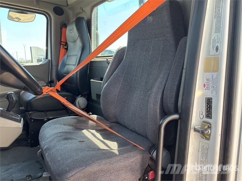 Peterbilt 579 4x2 S/A Day Cab Truck Tractor (Inoperable) Trækkere