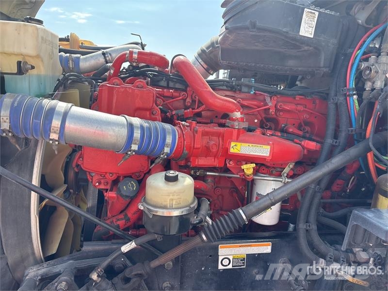 Peterbilt 579 4x2 S/A Day Cab Truck Tractor Autotractoare