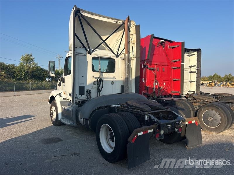 Peterbilt 579 4x2 S/A Day Cab Truck Tractor (Inoperable) Tractores (camiões)