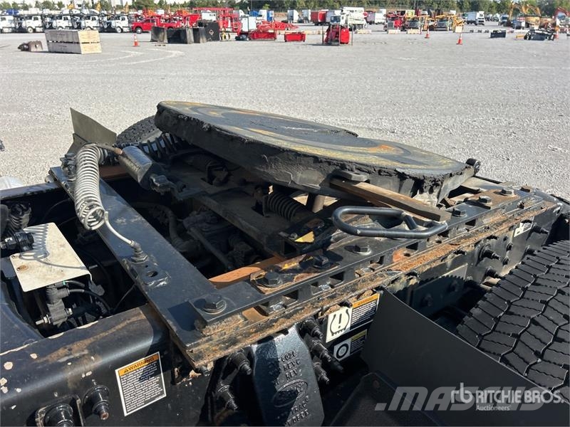 Peterbilt 579 4x2 S/A Day Cab Truck Tractor Autotractoare