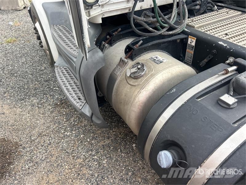 Peterbilt 579 4x2 S/A Day Cab Truck Tractor (Inoperable) Motrici e Trattori Stradali