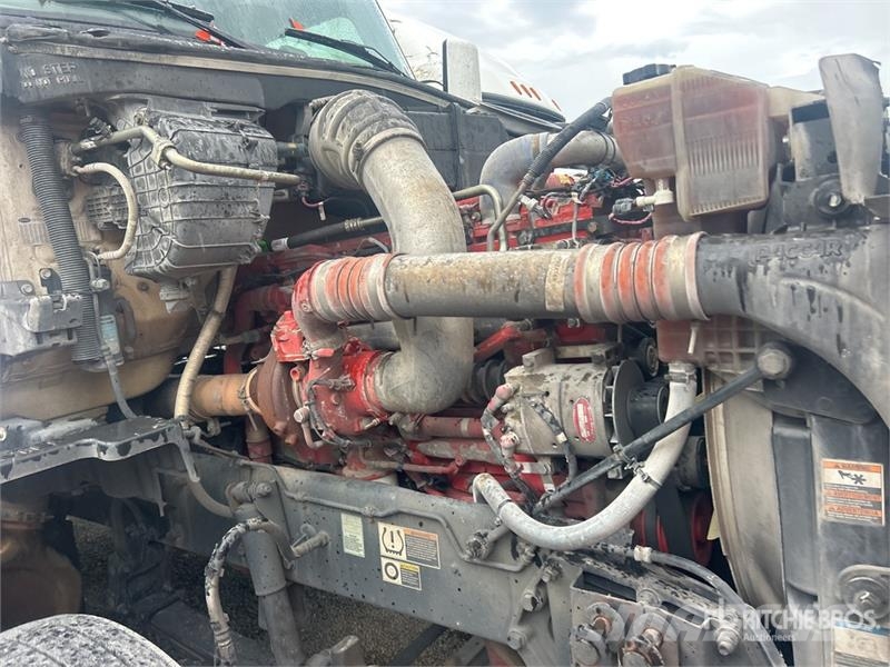 Peterbilt 579 4x2 S/A Day Cab Truck Tractor Autotractoare
