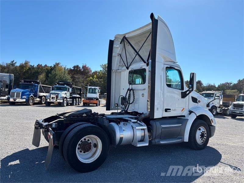 Peterbilt 579 4x2 S/A Day Cab Truck Tractor Sattelzugmaschinen