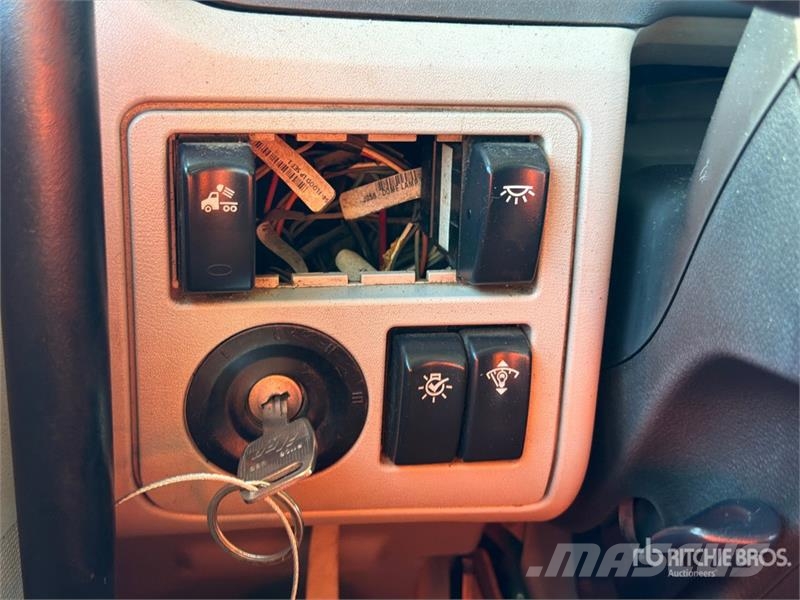 Peterbilt 579 8x4 Tri/A Dump Truck Kiper tovornjaki