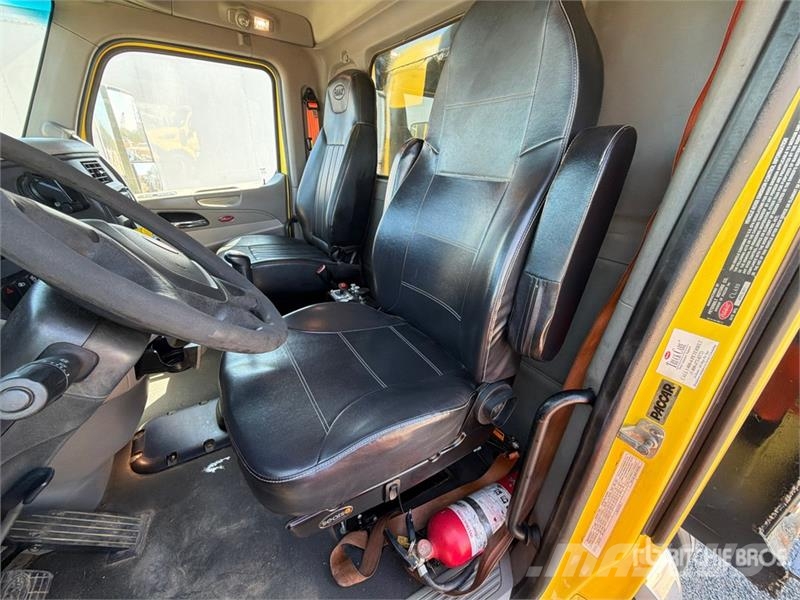 Peterbilt 579 8x4 Tri/A Dump Truck Kiper tovornjaki