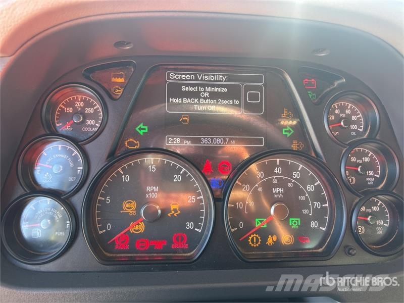 Peterbilt 579 8x4 Tri/A Dump Truck Самоскиди