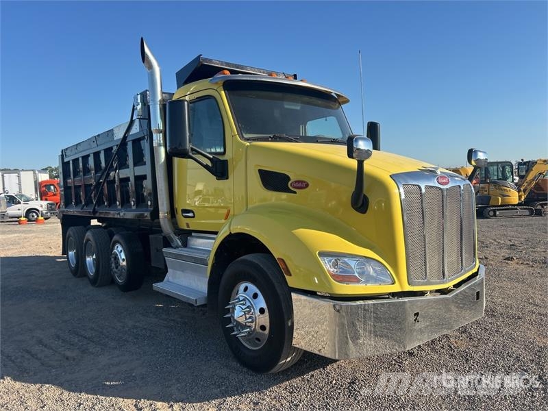 Peterbilt 579 8x4 Tri/A Dump Truck Самоскиди