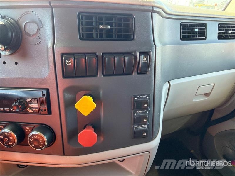 Peterbilt 579 8x4 Tri/A Dump Truck Kiper tovornjaki