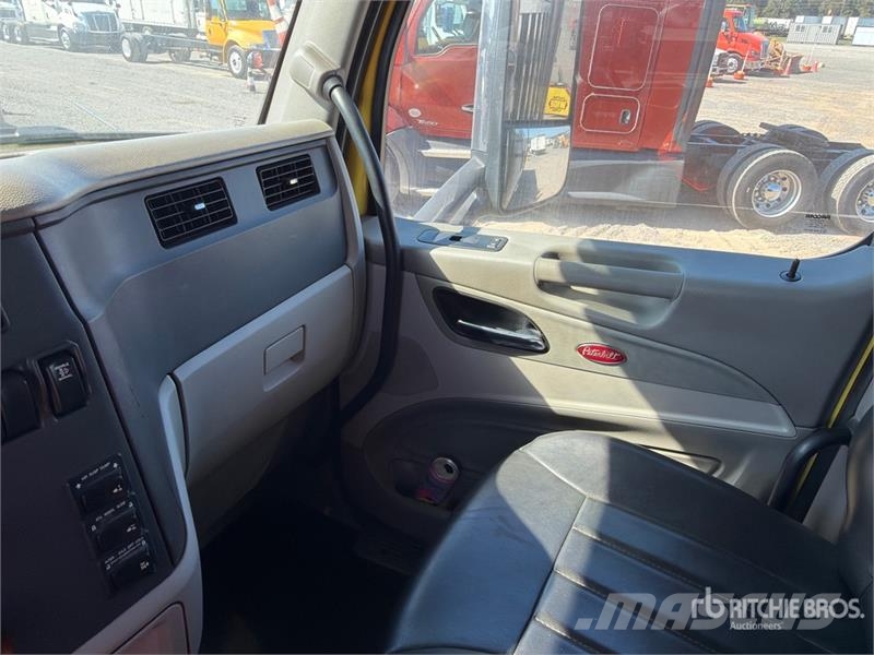 Peterbilt 579 8x4 Tri/A Dump Truck Kiper tovornjaki