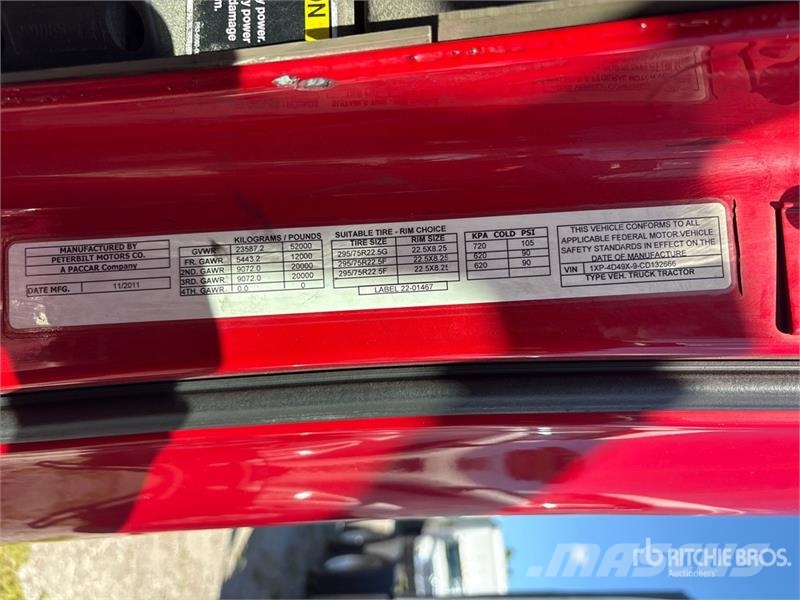 Peterbilt 587 中古トラクターヘッド | トレーラーヘッド