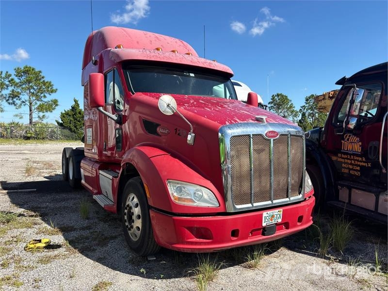 Peterbilt 587 中古トラクターヘッド | トレーラーヘッド