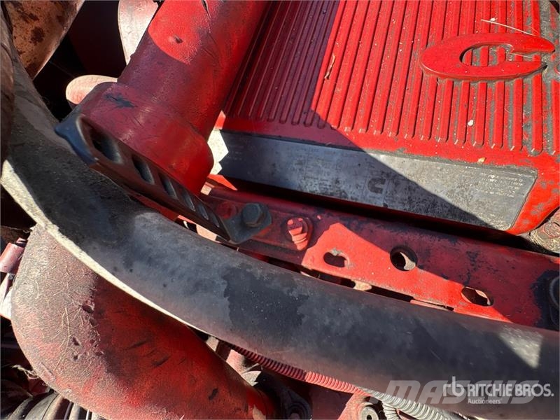 Peterbilt 587 中古トラクターヘッド | トレーラーヘッド