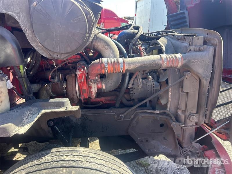 Peterbilt 587 中古トラクターヘッド | トレーラーヘッド