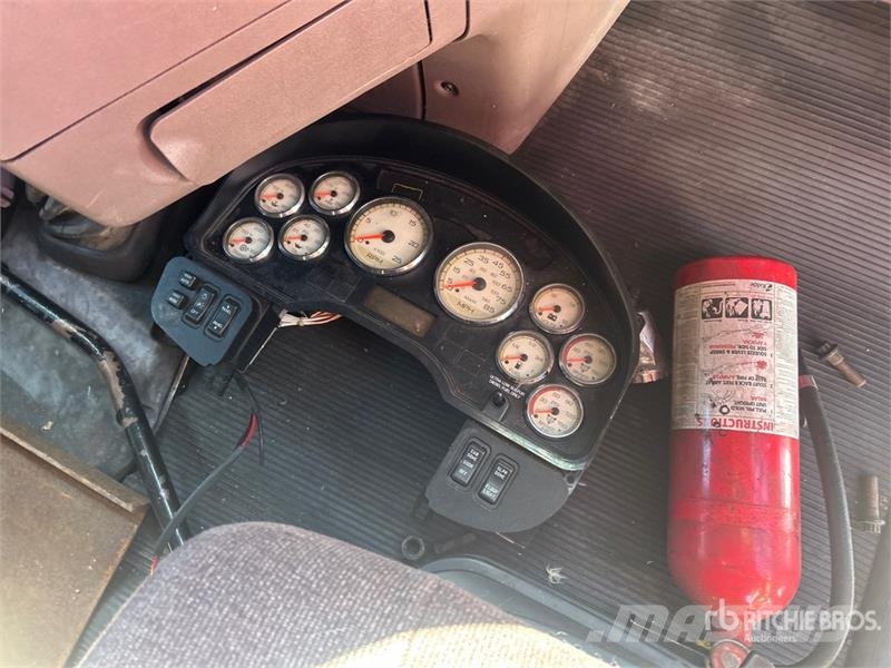 Peterbilt 587 中古トラクターヘッド | トレーラーヘッド