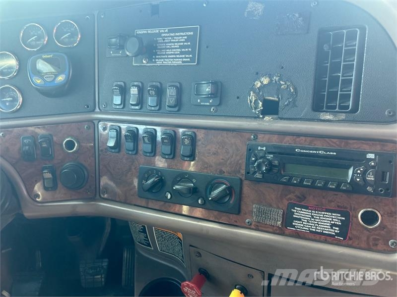 Peterbilt 587 中古トラクターヘッド | トレーラーヘッド