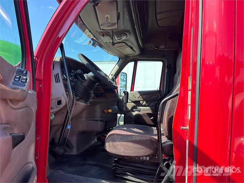 Peterbilt 587 中古トラクターヘッド | トレーラーヘッド