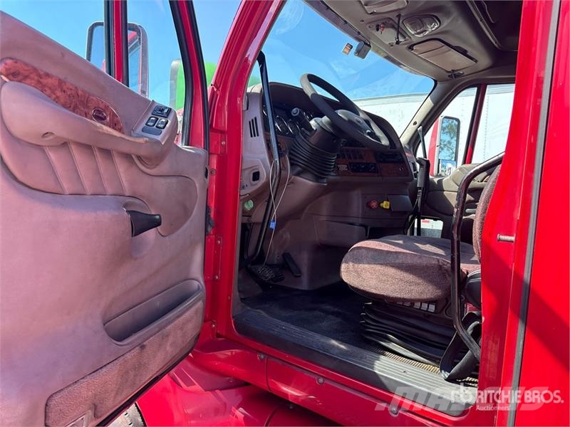 Peterbilt 587 中古トラクターヘッド | トレーラーヘッド