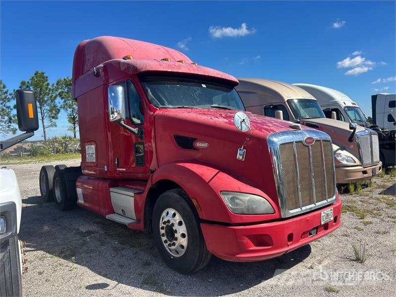 Peterbilt 587 中古トラクターヘッド | トレーラーヘッド