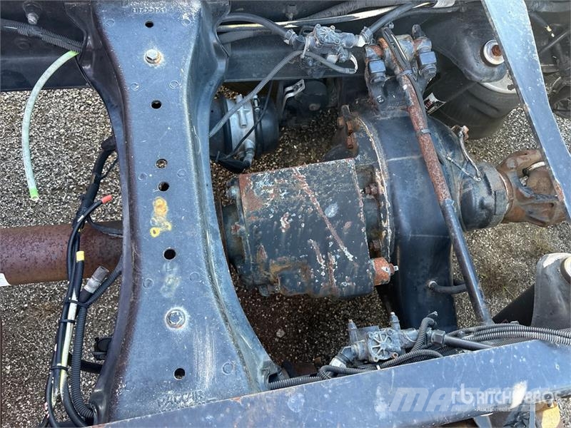 Peterbilt 587 中古トラクターヘッド | トレーラーヘッド