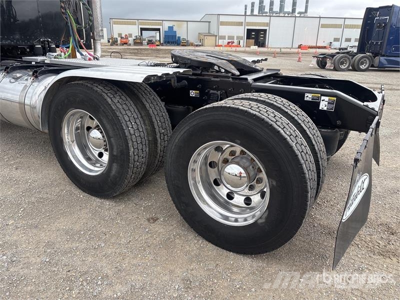 Peterbilt 6x4 T/A Day Cab Truck Tractor Ciągniki siodłowe