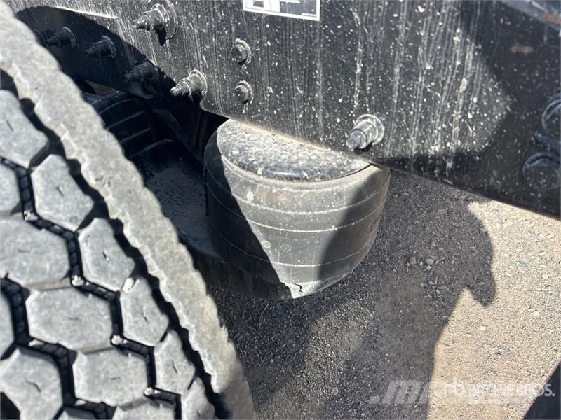 Peterbilt 6x4 T/A Day Cab Truck Tractor وحدات الجر