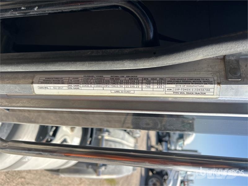 Peterbilt 6x4 T/A Day Cab Truck Tractor وحدات الجر
