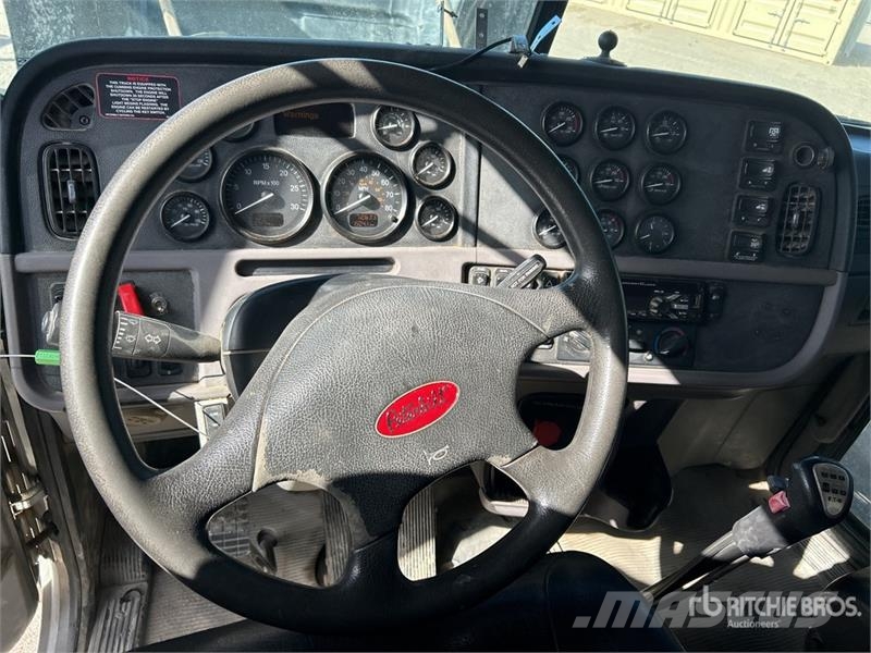 Peterbilt 6x4 T/A Day Cab Truck Tractor وحدات الجر