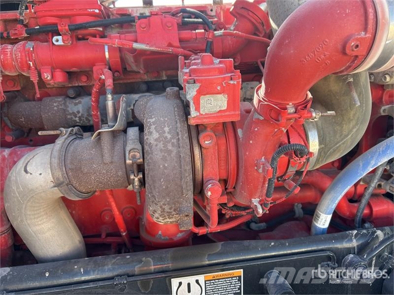 Peterbilt 6x4 T/A Day Cab Truck Tractor وحدات الجر