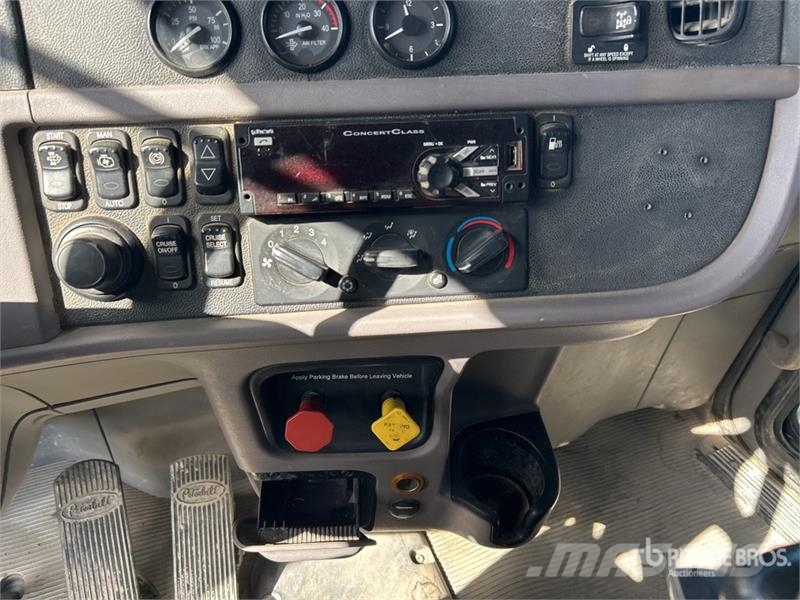 Peterbilt 6x4 T/A Day Cab Truck Tractor وحدات الجر