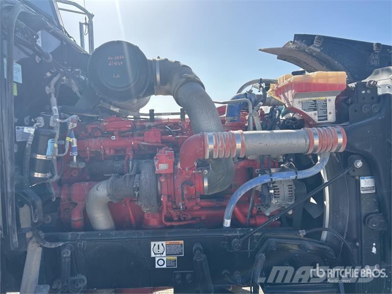 Peterbilt 6x4 T/A Day Cab Truck Tractor وحدات الجر