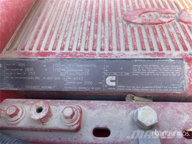 Peterbilt 6x4 T/A Day Cab Truck Tractor وحدات الجر