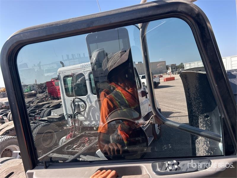 Peterbilt 6x4 T/A Day Cab Truck Tractor وحدات الجر