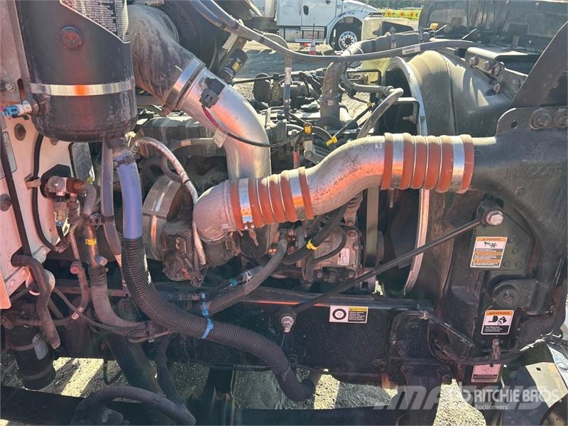 Peterbilt EAM PRT 1500 on Peterbilt 330 4x2 Vacuum Tanker T Saug- und Druckwagen