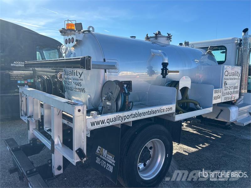 Peterbilt EAM PRT 1500 on Peterbilt 330 4x2 Vacuum Tanker T Saug- und Druckwagen