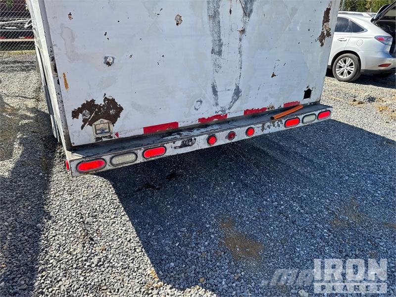 Peterbilt T335 1600 gal 4x2 Lube Truck Camiões-cisterna