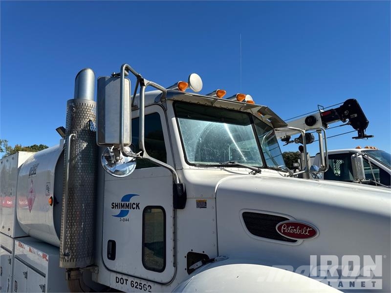 Peterbilt T335 1600 gal 4x2 Lube Truck Camiões-cisterna